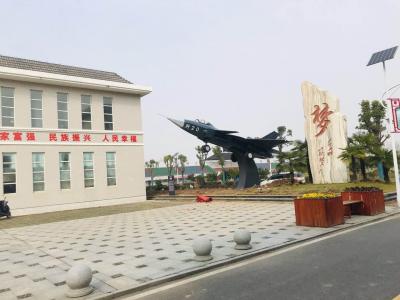 工廠承接定做：燈光節(jié)設(shè)備、七彩風(fēng)車 木質(zhì)風(fēng)車、仿真恐龍、軍事展模型、蜂巢迷宮、模擬實(shí)訓(xùn)設(shè)備