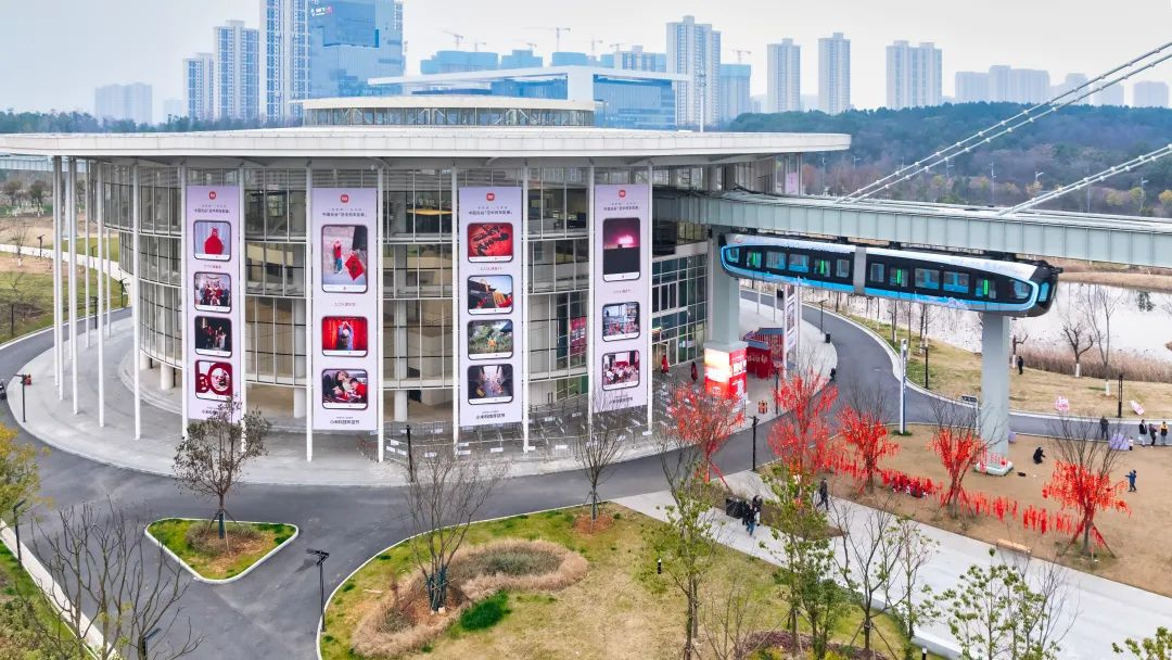 中國光谷「空中列車影展」，在空軌高新大道站限時開展